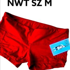 NWT Sz Medium FLEO ATHLETIC SHORTS!! 🏋🏼‍♀️In vibrant red!!!!